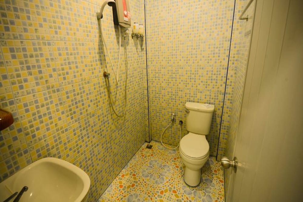 BUNGALOW, TWIN BEDS