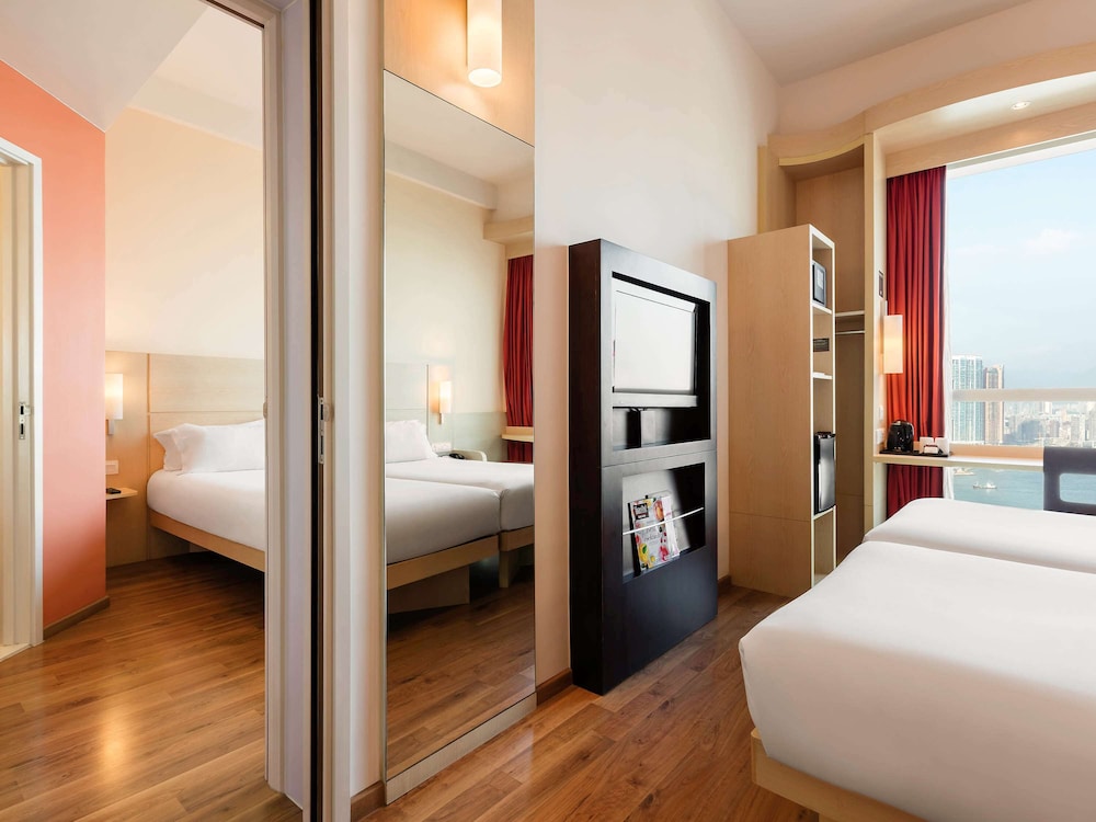 Ibis Hong Kong Central & Sheung Wan Hotel 16/65