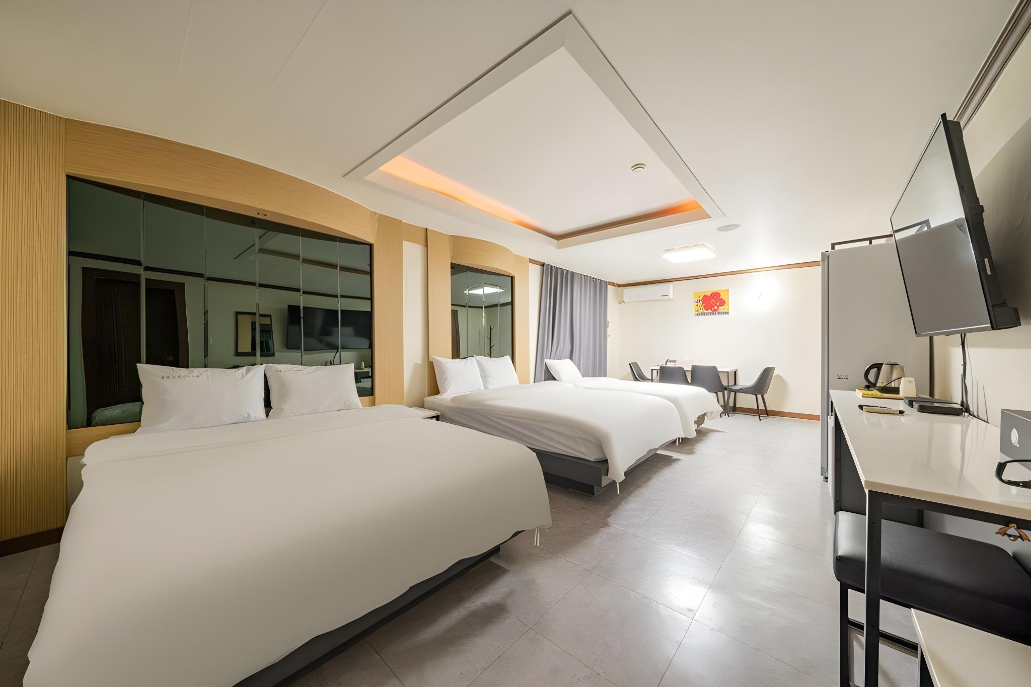 Family Suite, Standard, 2 Bathrooms