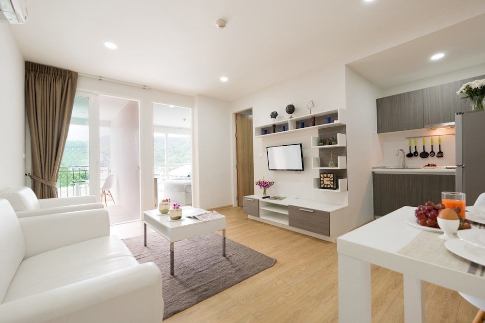 Ozone Condotel by RESAVA 33/39