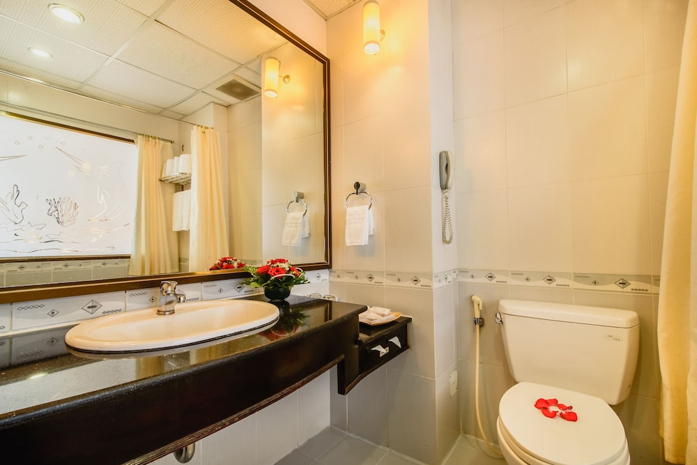 Huong Giang Hotel 77/77
