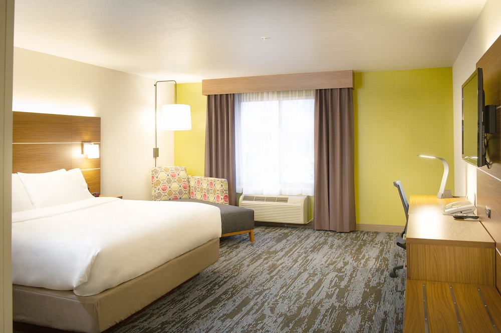 Holiday Inn Express Hotel & Suites Wausau 16/45