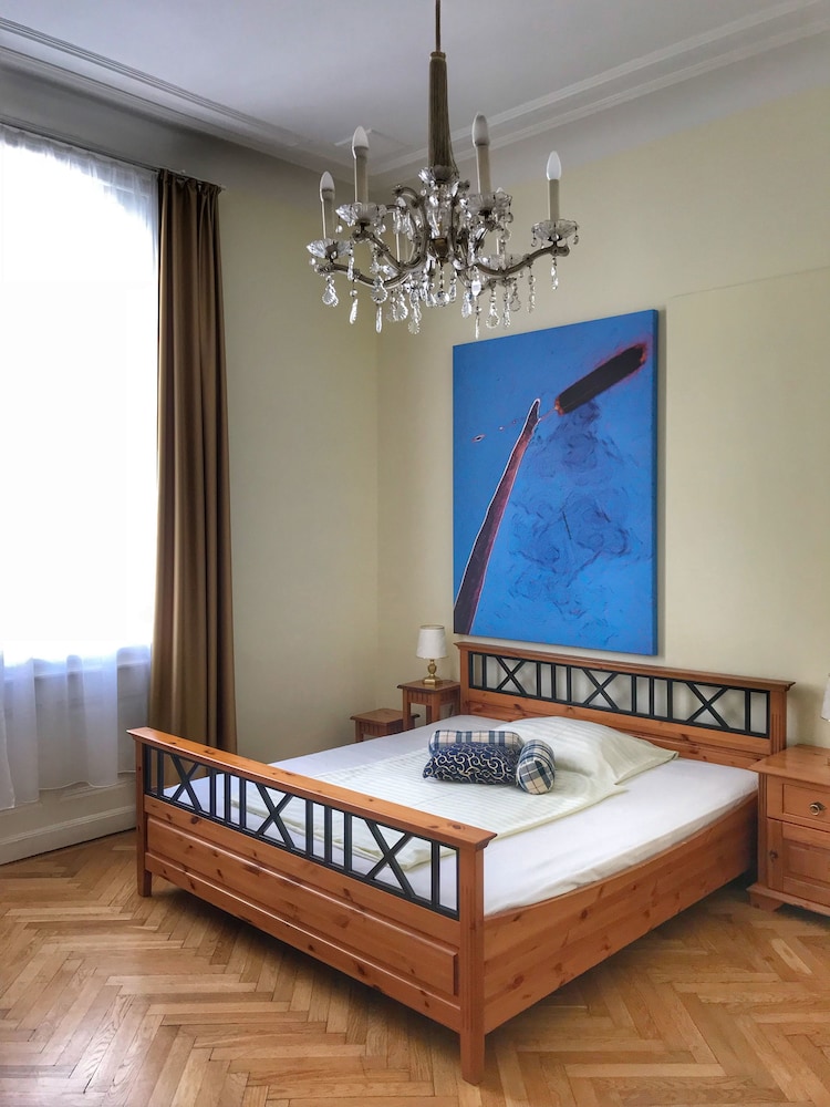 Hotel Pension Museum 36/63
