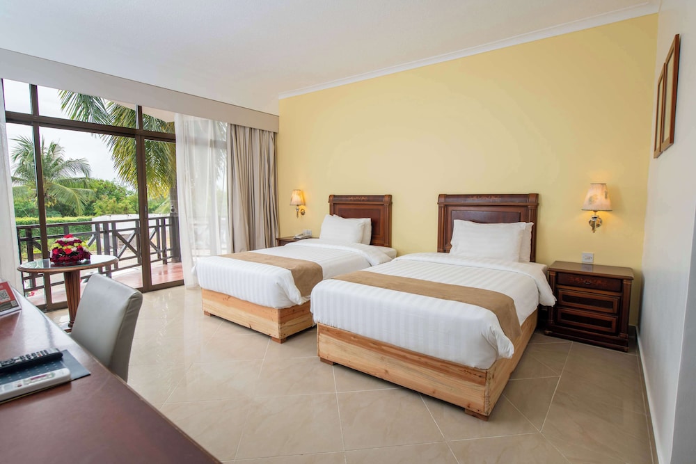 Golden Tulip Dar Es Salaam 13/71