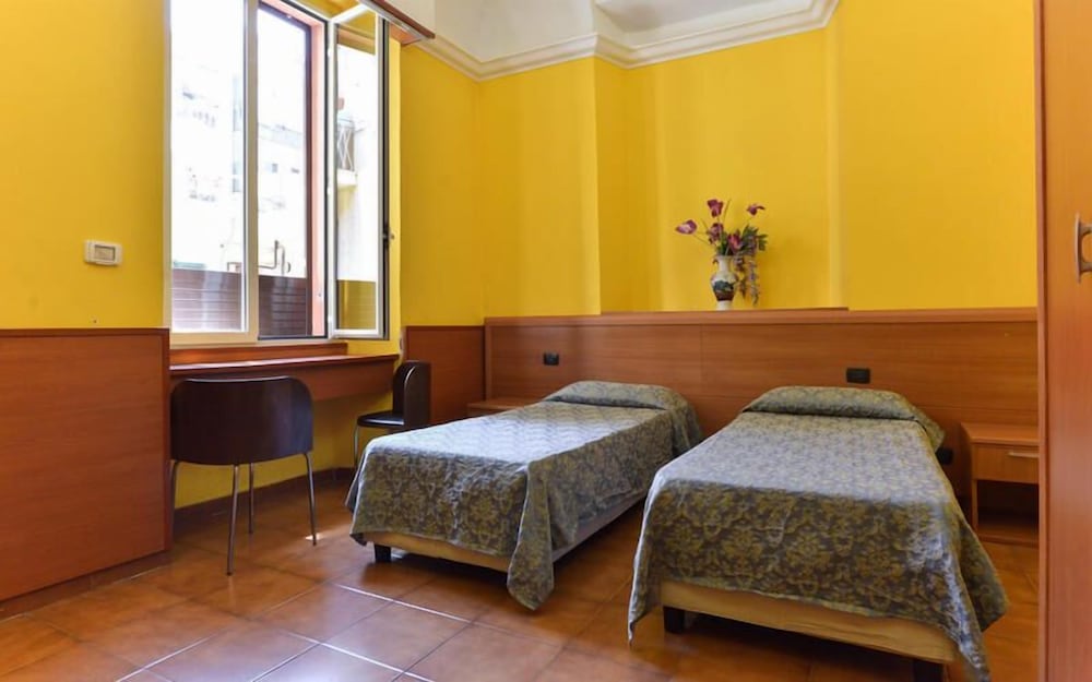 Hostel Beauty 29/64