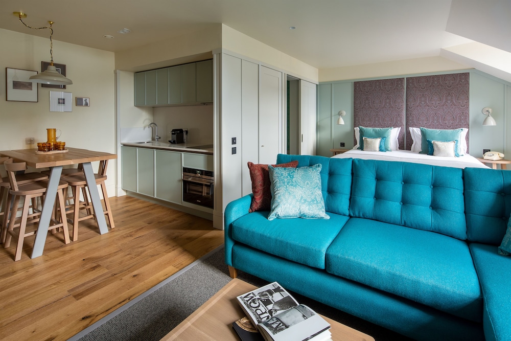 Abbey Strand Apartments at Holyrood 17/30