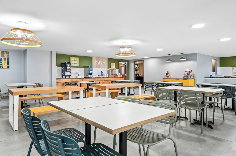 restaurant cafeteria