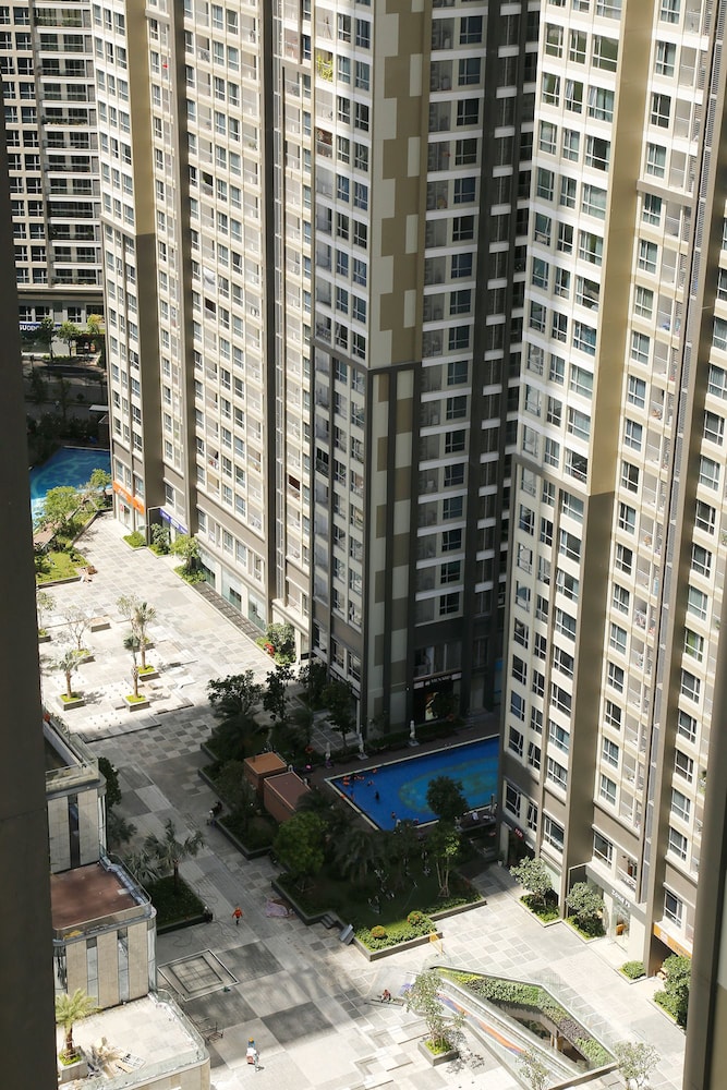 High-Floor River-View Apartment 22/50