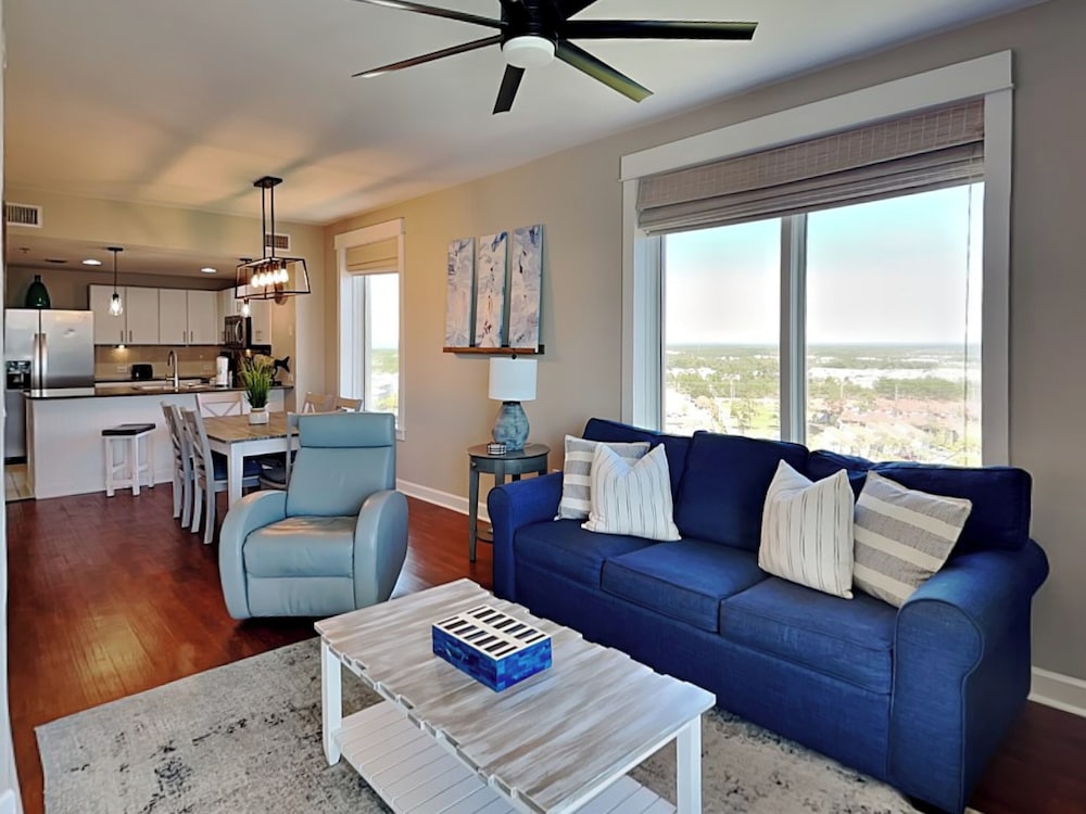 Grand Panama Beach Resort by Emerald View Resorts 50/77