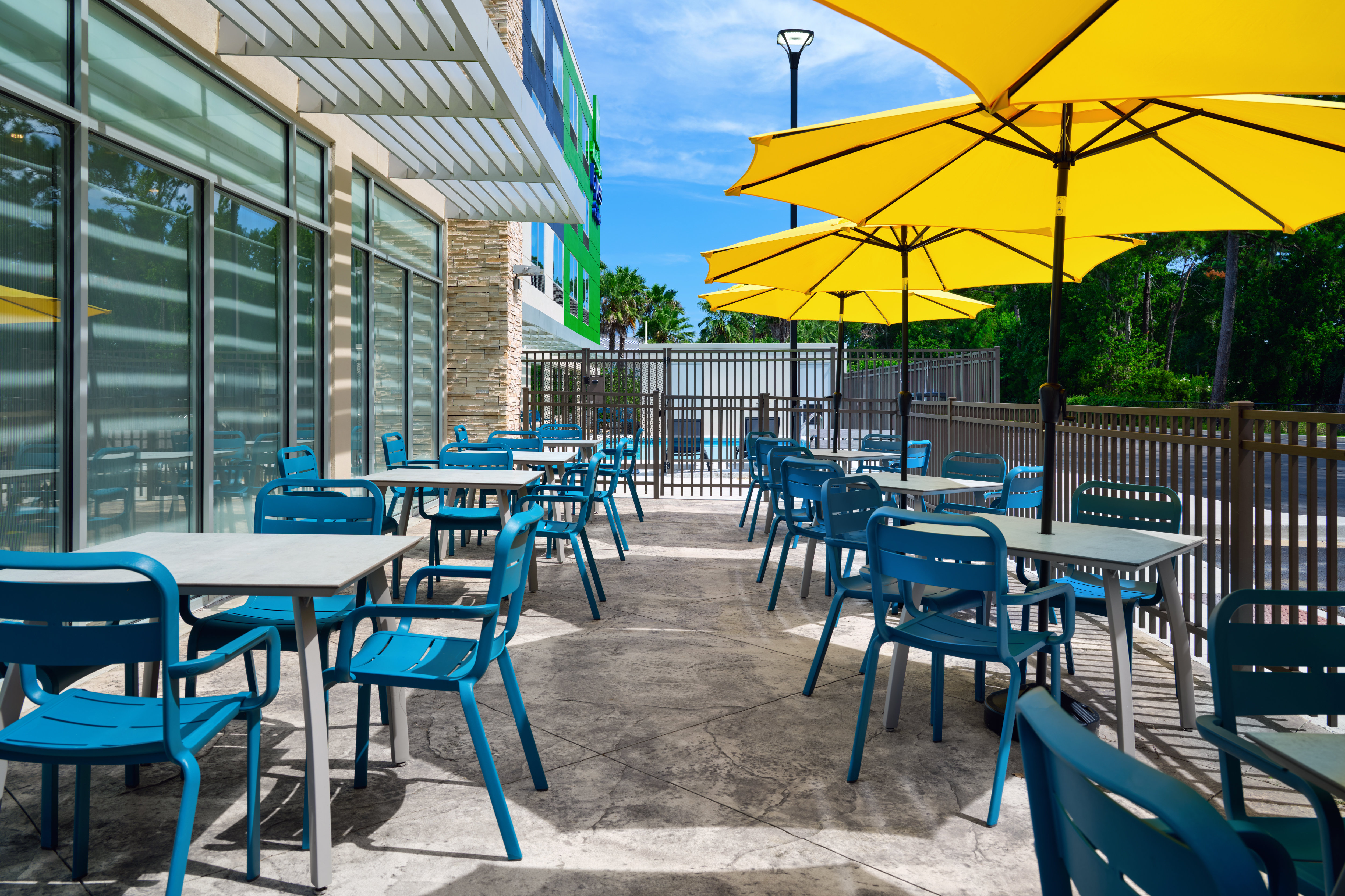 Holiday Inn Express and Suites Brunswick 35/48