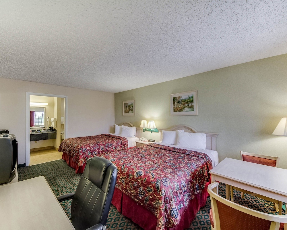Econo Lodge Falfurrias 12/31
