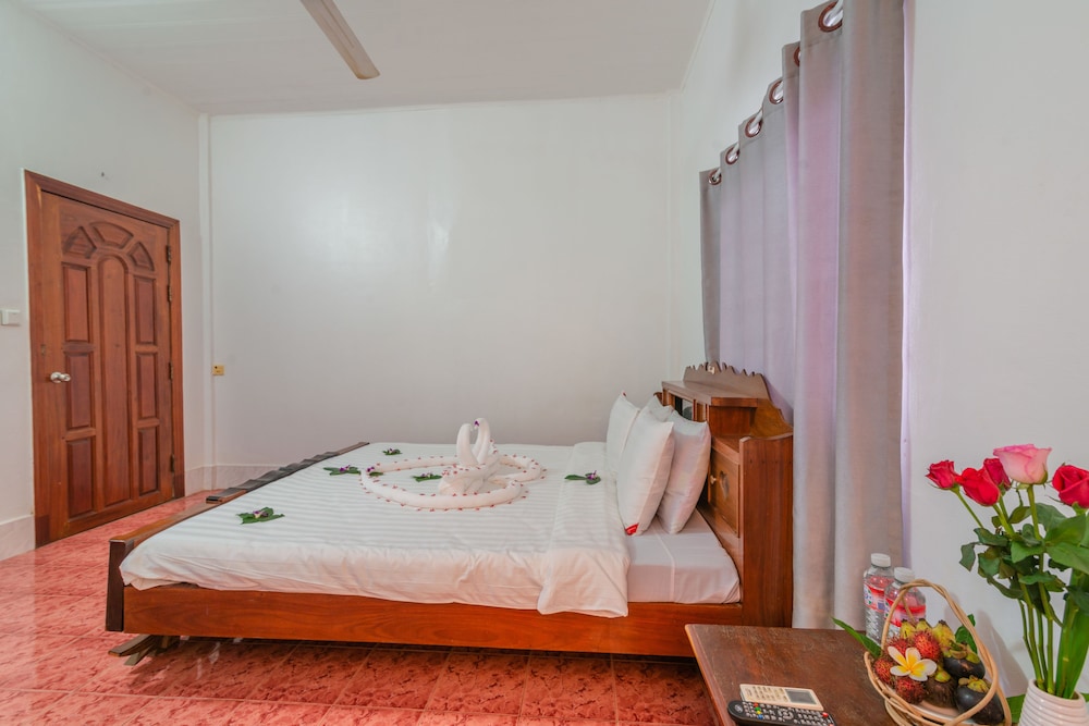 Five Rose Siem Reap Hostel 12/30