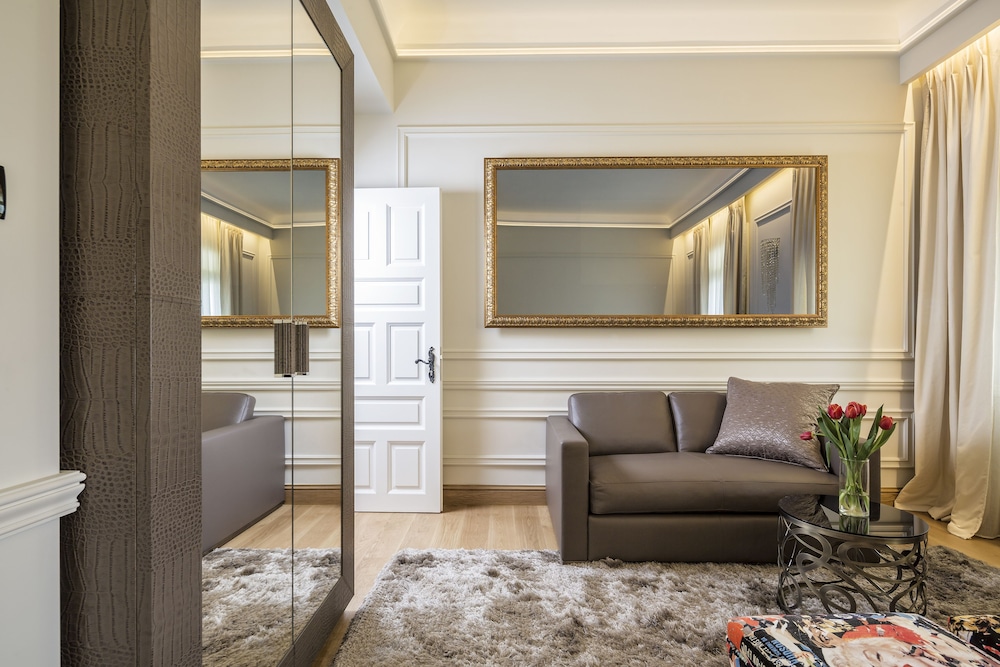 3sixty Hotel Suites 35/50