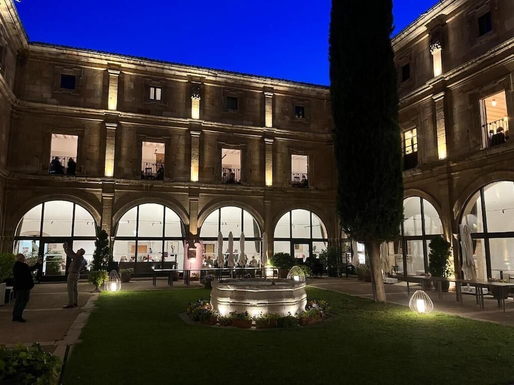 Real Colegiata San Isidoro Hotel 4/72