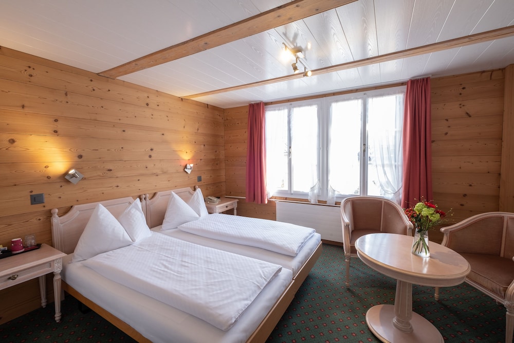 Chalet Swiss Hotel 17/50
