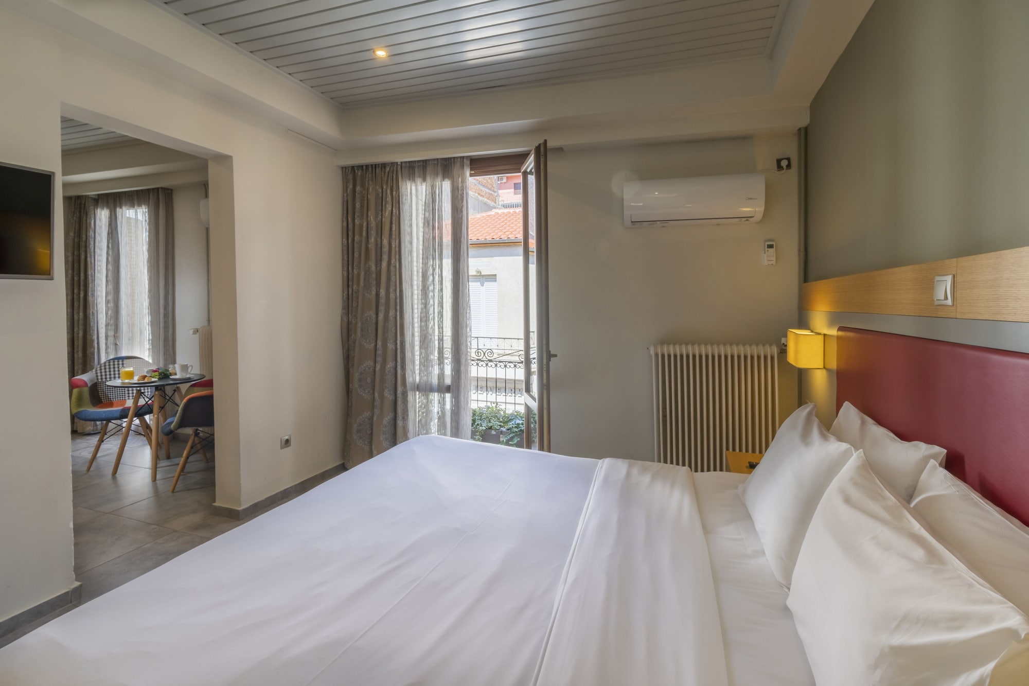 1 Bedroom, Suite, Queen Bed, Village View, Sofa