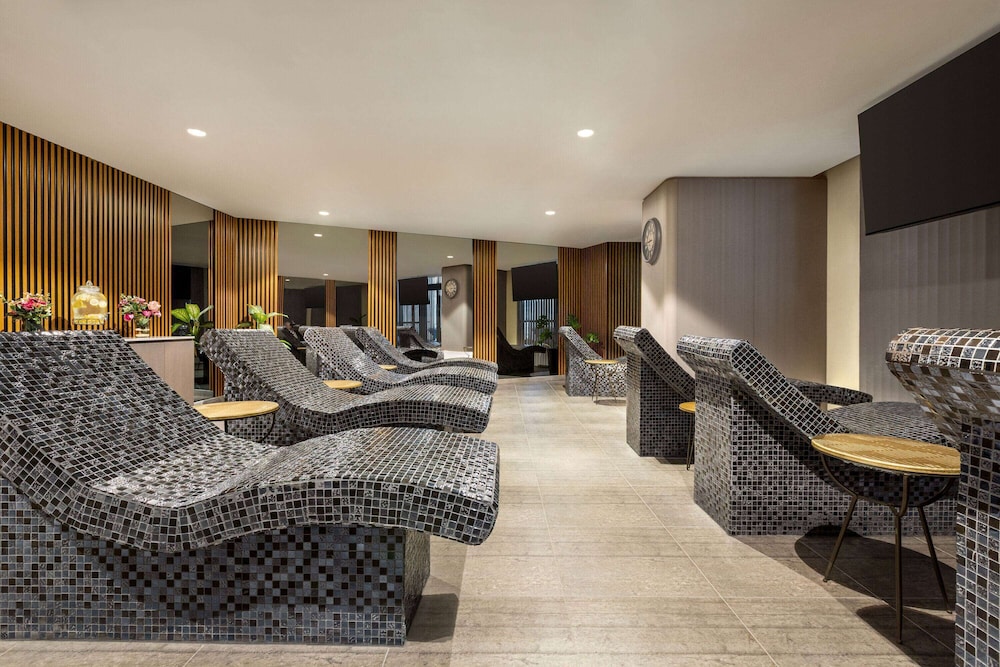 Ramada Plaza by Wyndham Batumi 20/50
