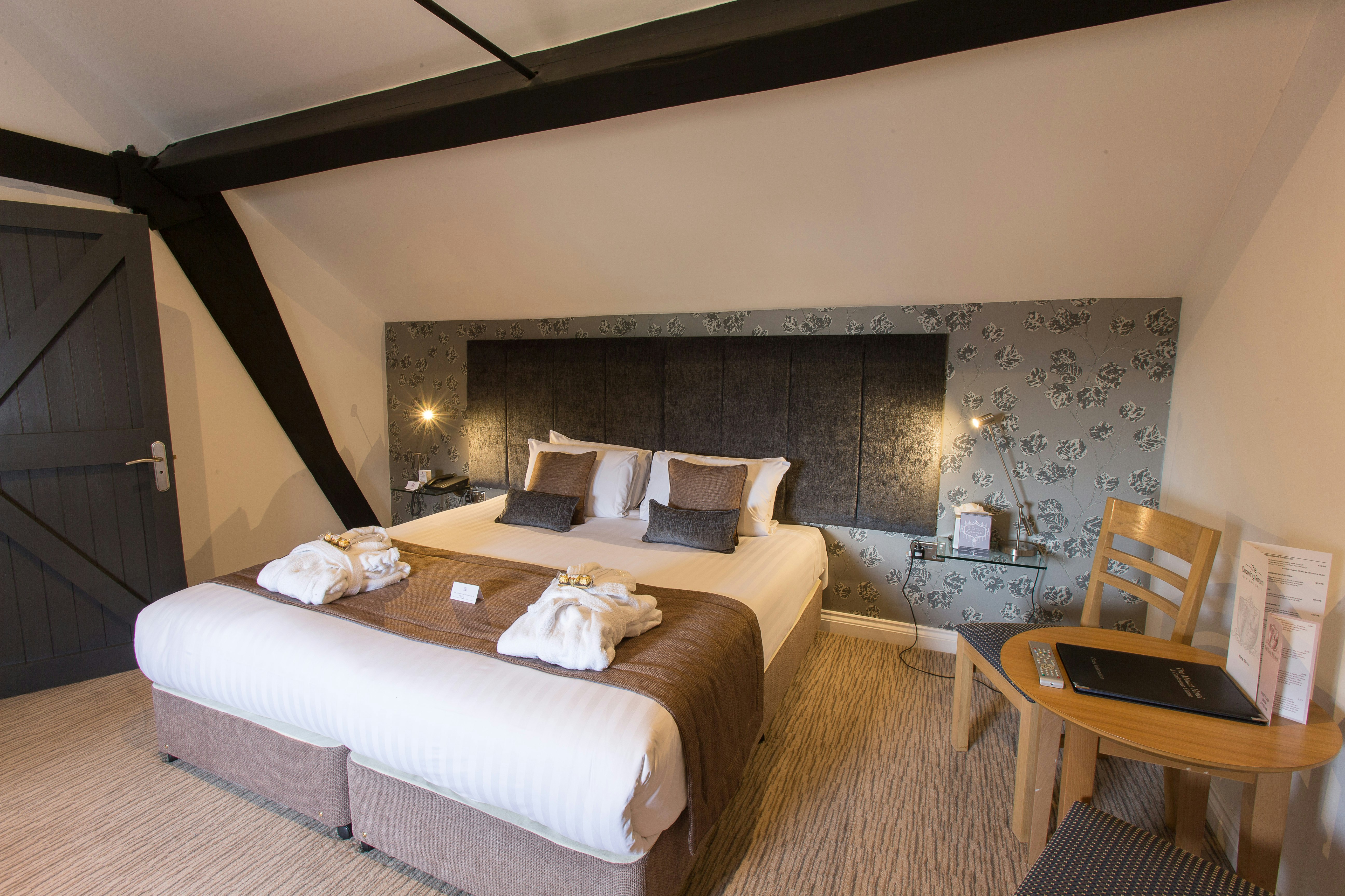 The Mount Hotel 25/80