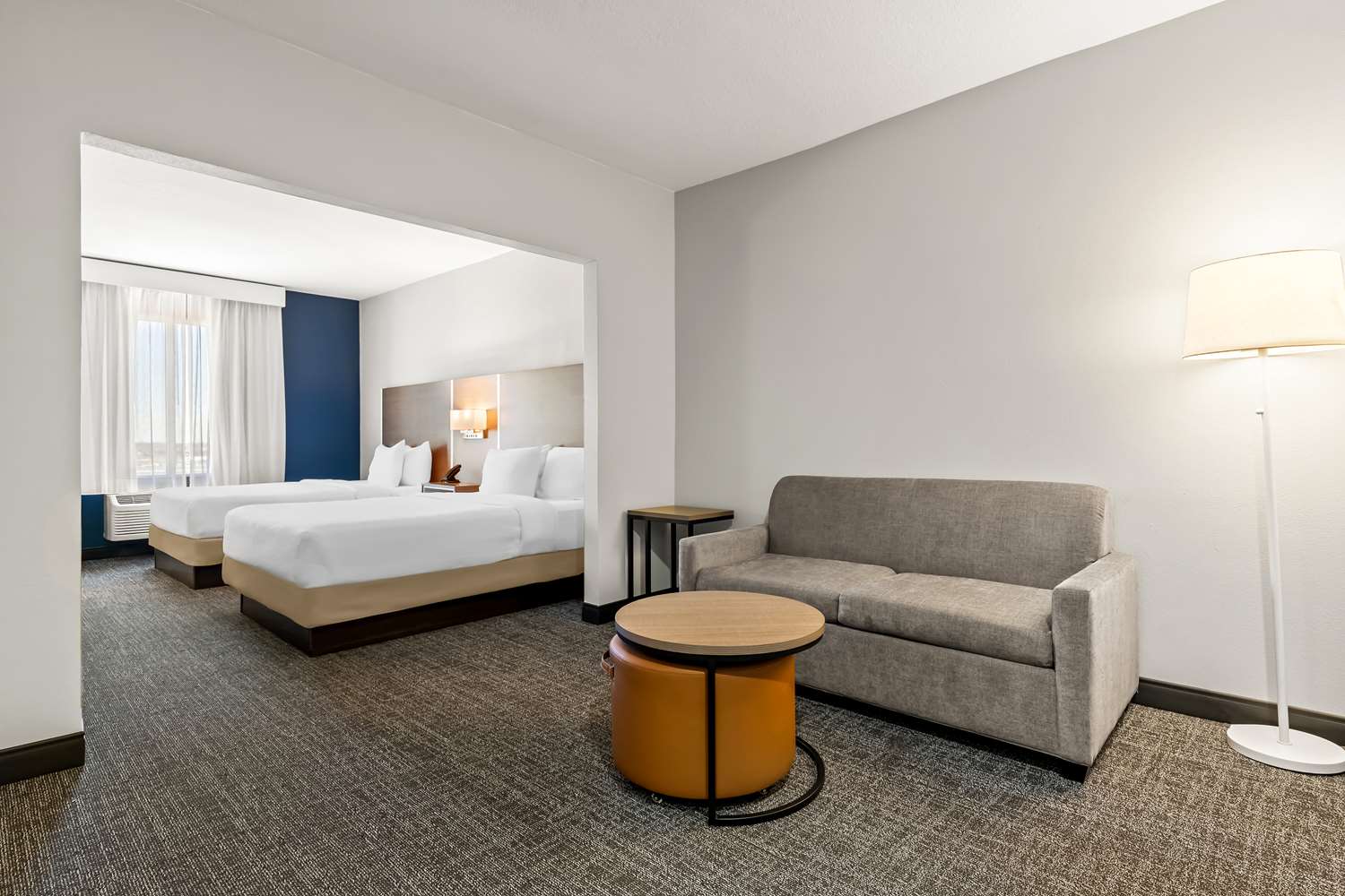 جناح استوديو بسرير كينج وسريرين كوين، Spark by Hilton Catoosa Tulsa 3/3