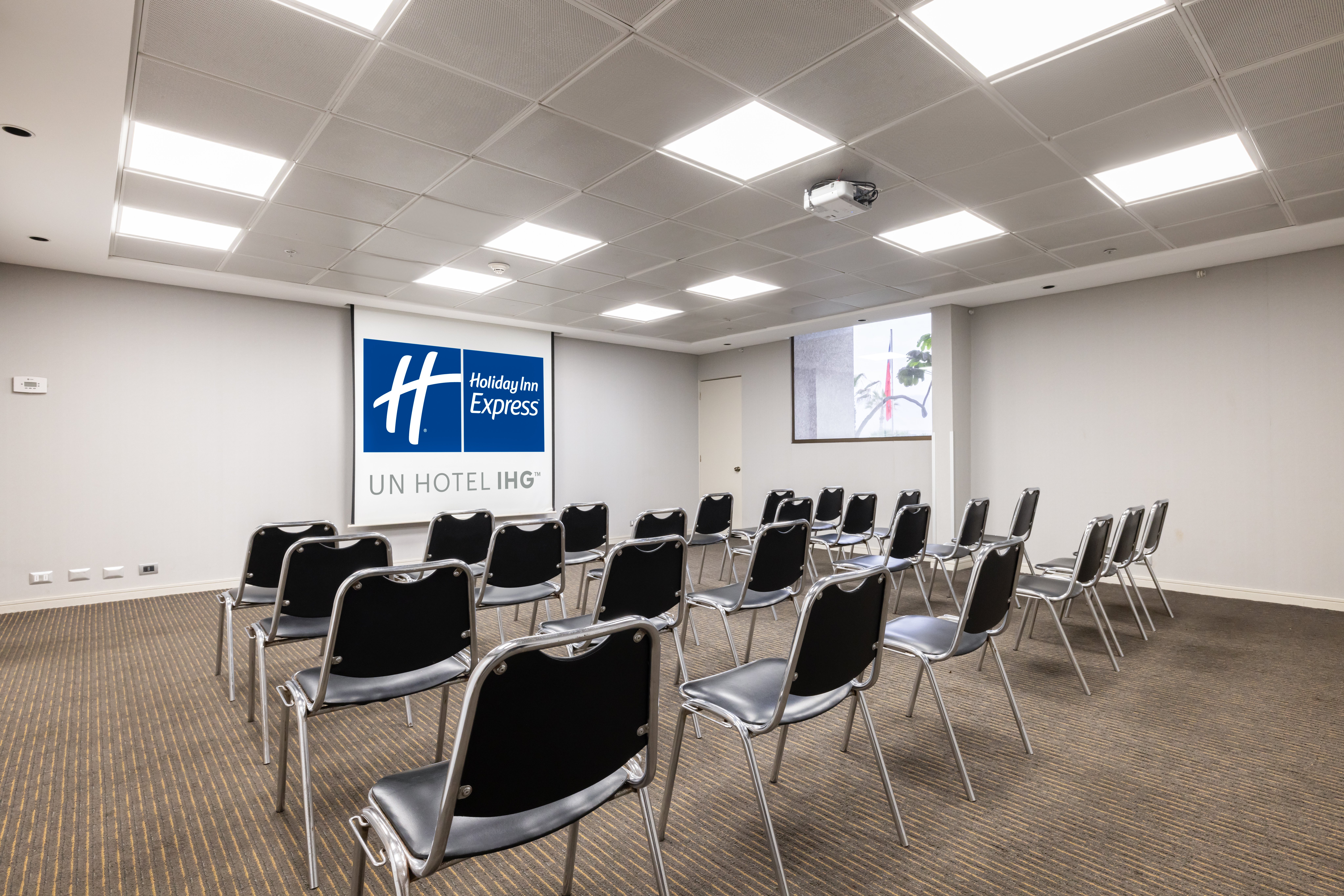 HOLIDAY INN EXPRESS IQUIQUE 59/74