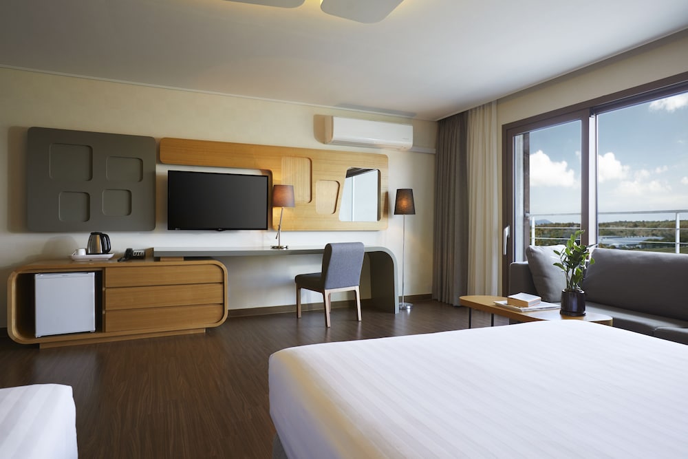 Jeju Aerospace Hotel 13/39