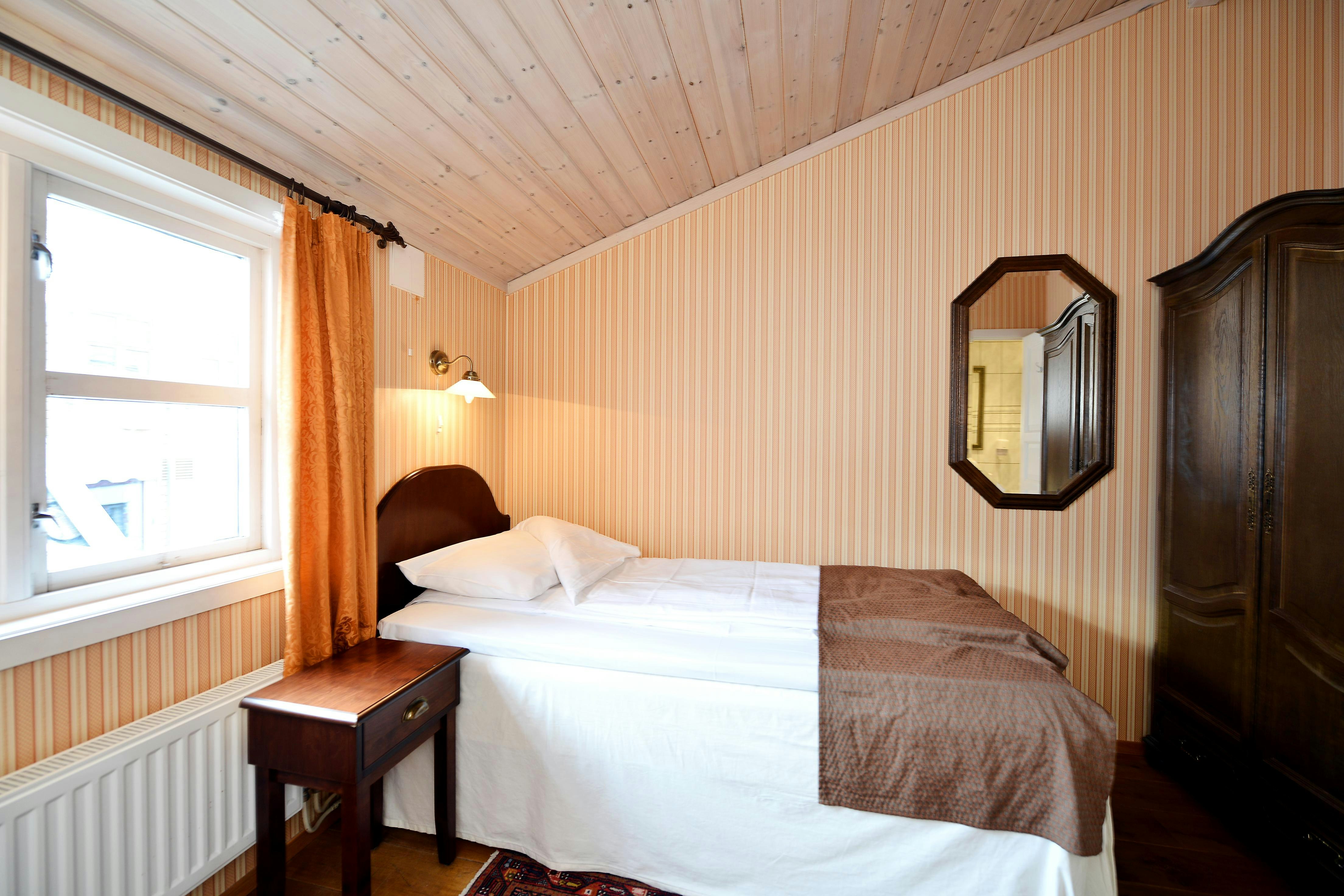 Kronen Gaard Hotell 2/20