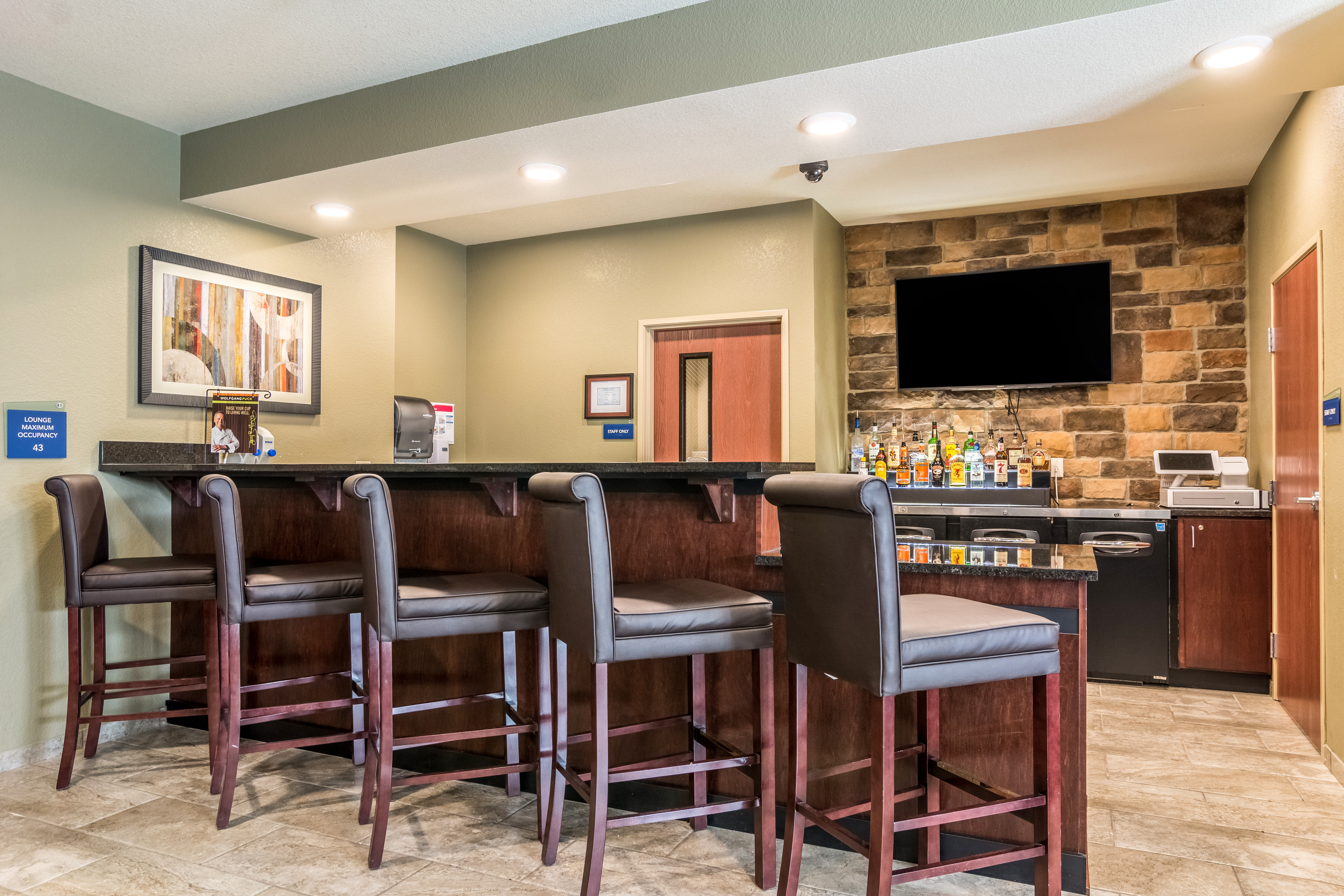 Cobblestone Hotel & Suites - Greenville 17/21