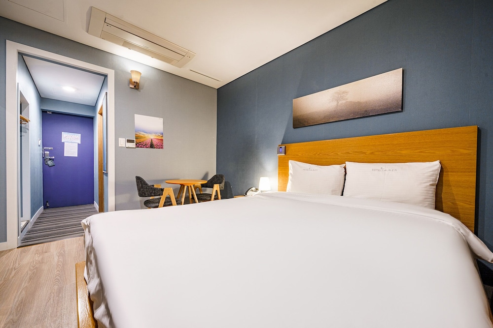BUSINESS, SINGLE, DOUBLE BED