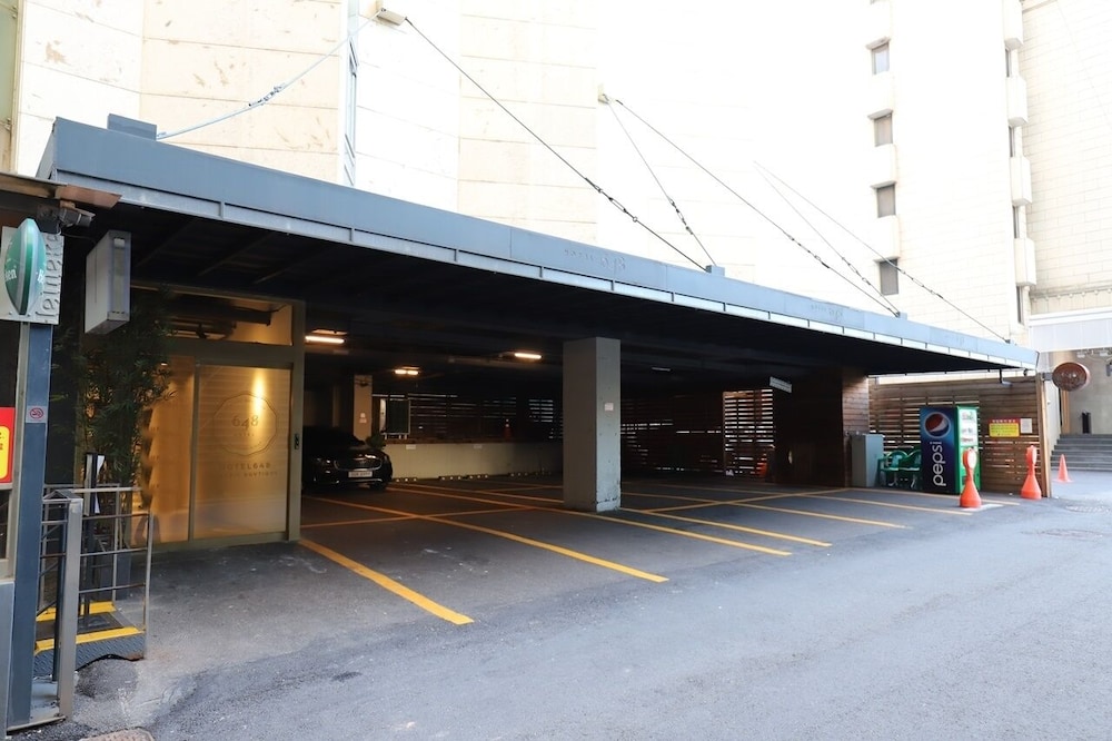 648 Hotel 47/57