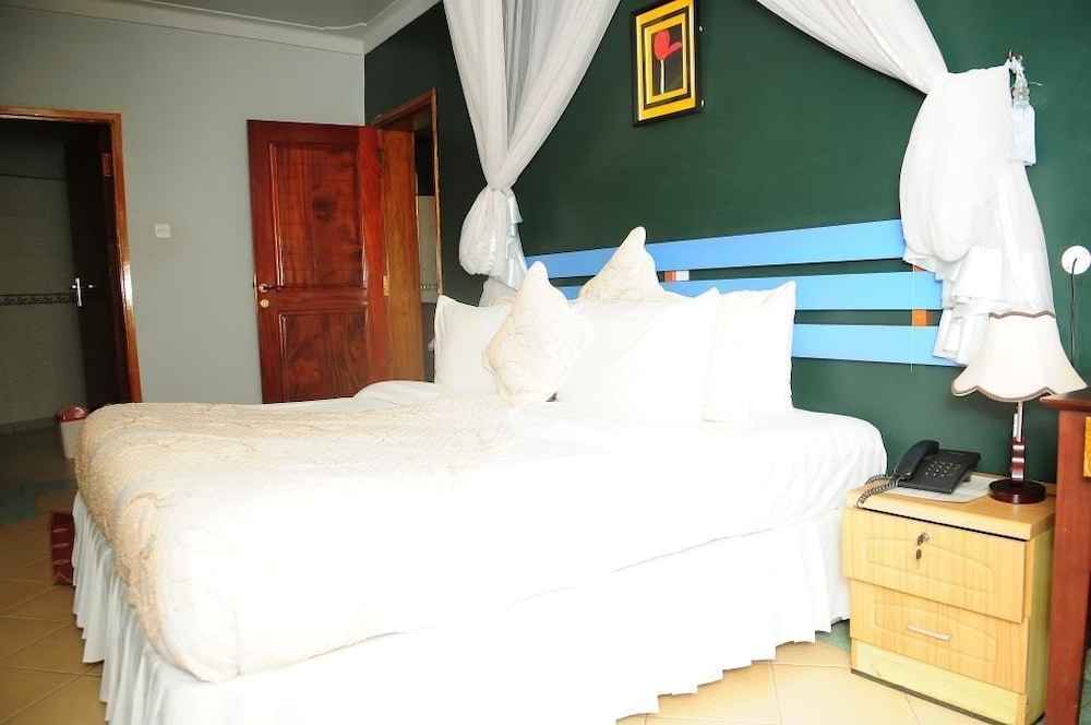 EXECUTIVE, SUITE