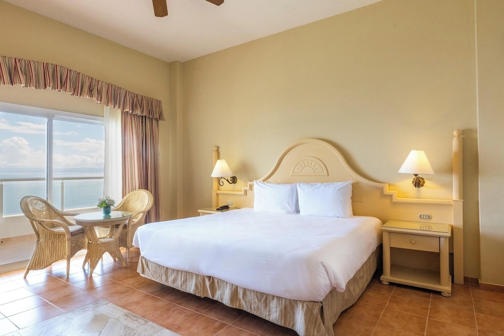 Eurostars Grand Cayacoa 18/50