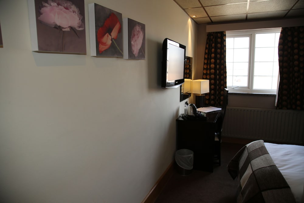 Inn On The Prom 34/42