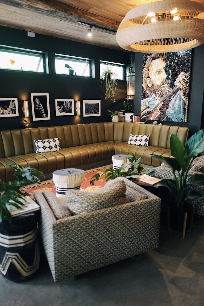 Woodstock Way Hotel 33/50