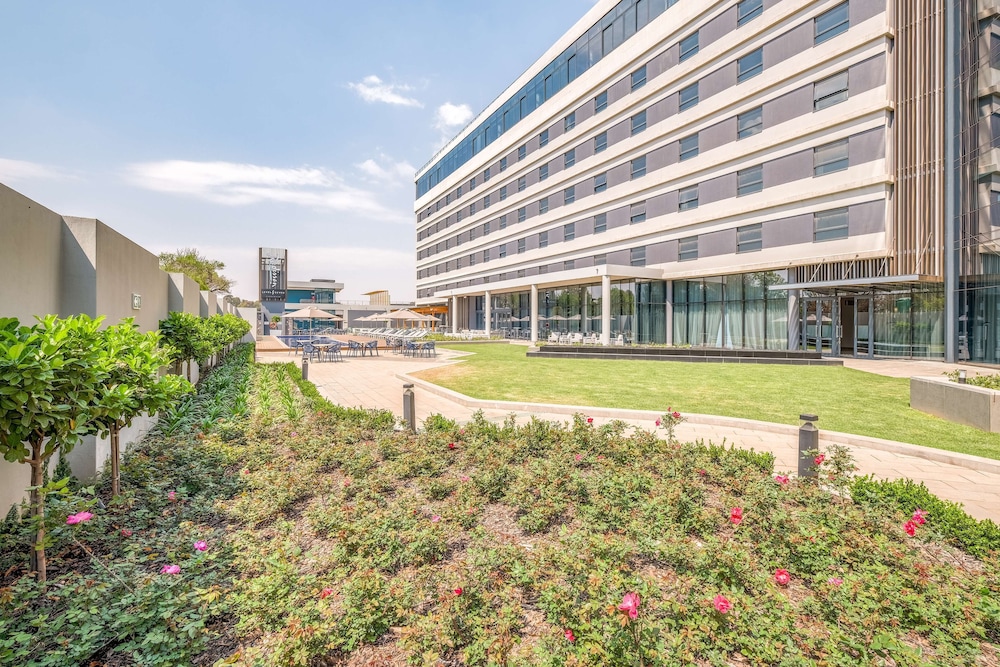 Radisson Hotel & Convention Centre Johannesburg, O.R. Tambo 45/50