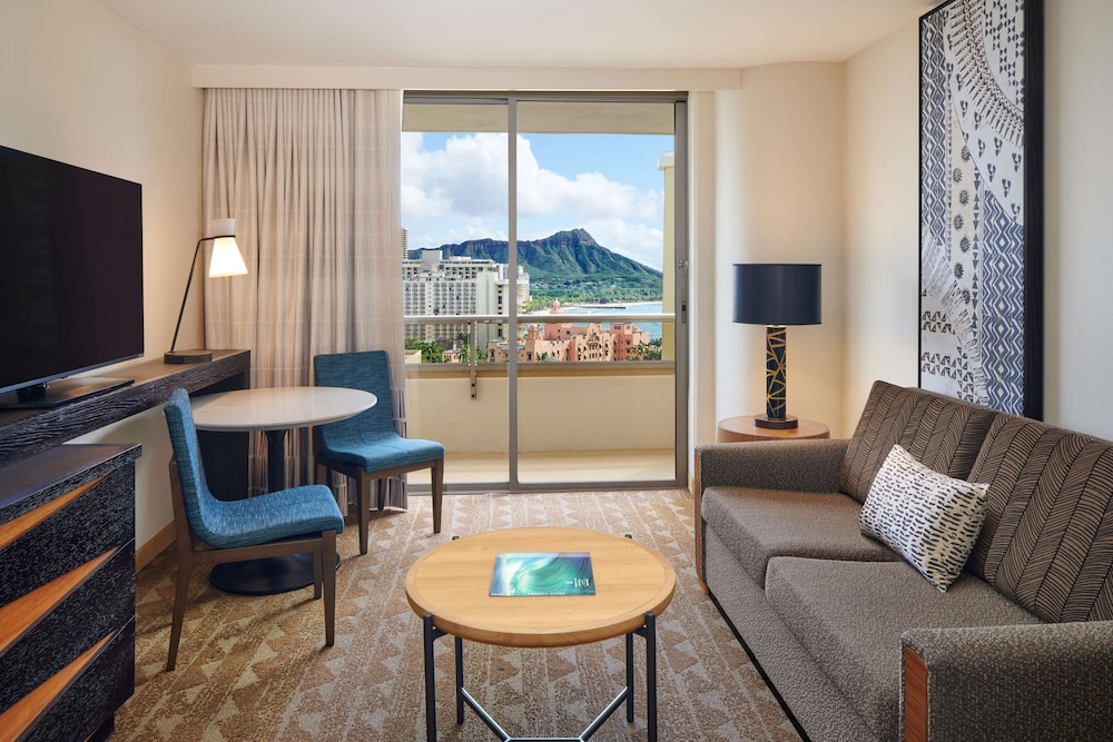 Embassy Suites By Hilton Waikiki Beach Walk 33/42