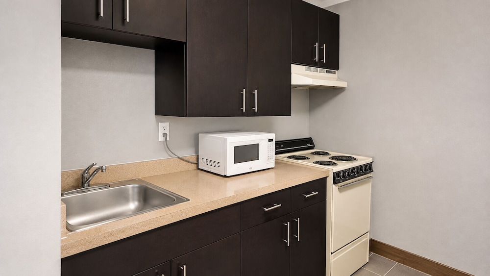 Welcome Suites Hazelwood Extended Stay Hotel 57/59