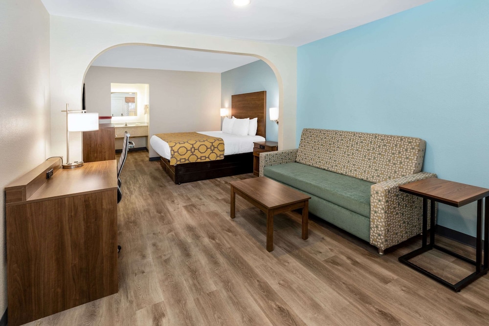 Baymont by Wyndham Biloxi Ocean Springs 47/60