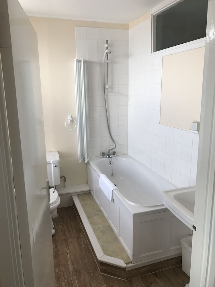 Hartland Quay Hotel 35/39