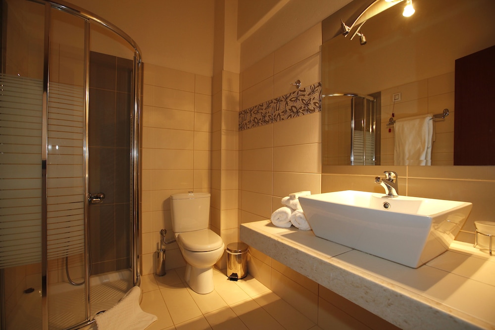 Athina Hotel 36/39