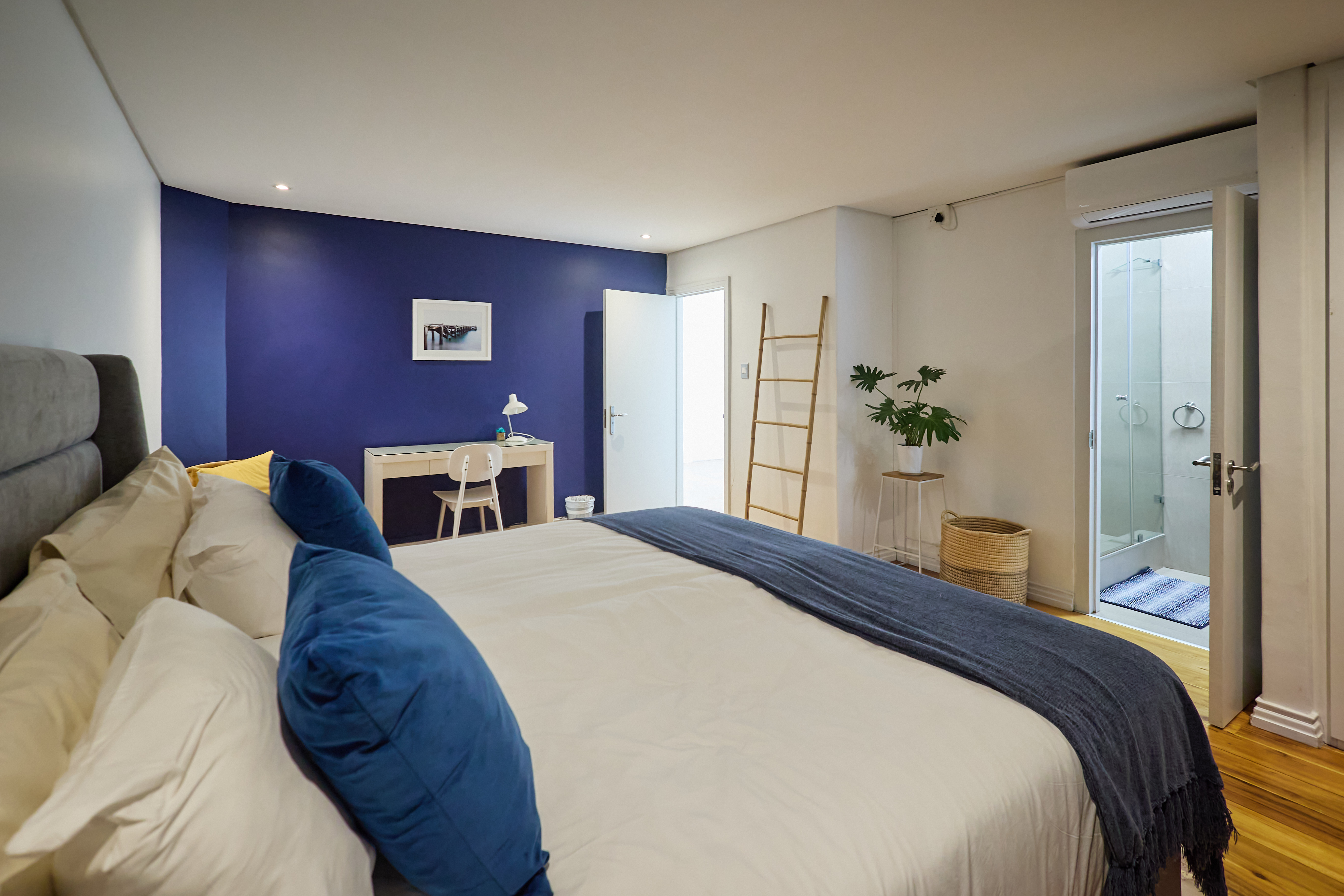 Room, King Bed