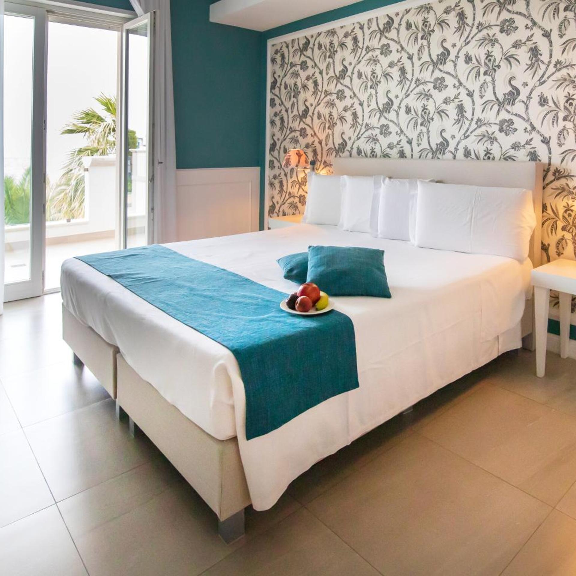 DELUXE, SUITE, SEA VIEW