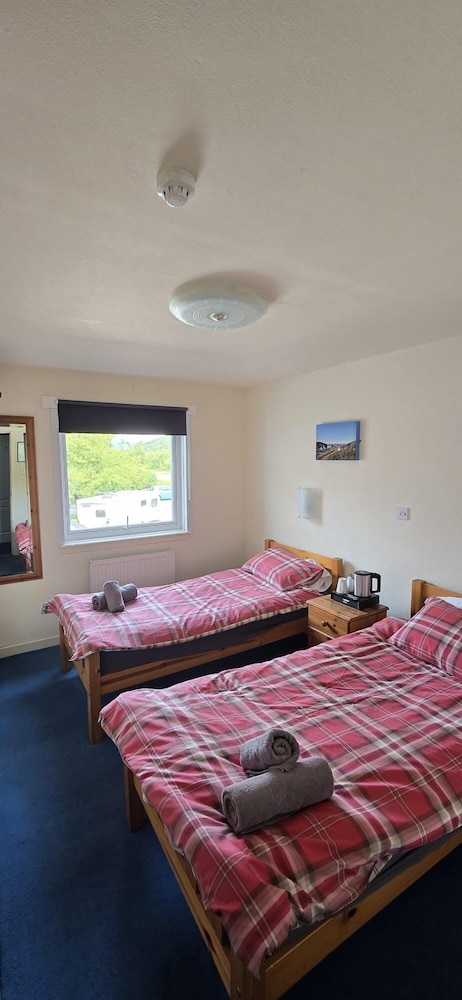 Strathcarron Hotel 6/34