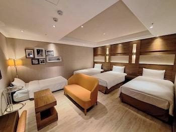 Room, Quadruple, Multiple Beds, No Window