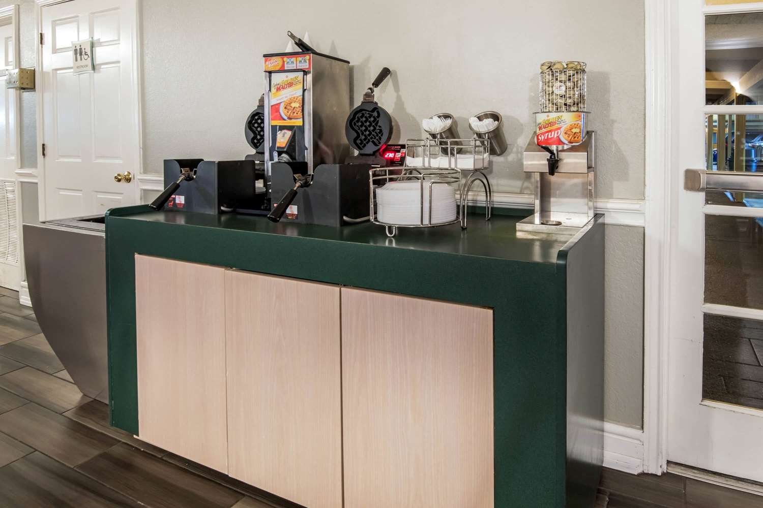 La Quinta Inn By Wyndham IH-10 West San Antonio TX 13/52