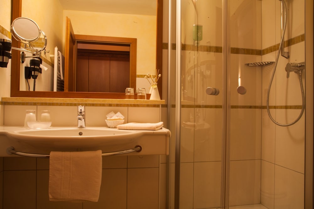 غرفة كومفورت بسرير كينج بشرفة، Hotel Sallerhof 4/4