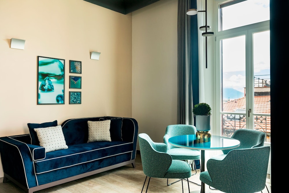 Amadomus Luxury Suites 15/46