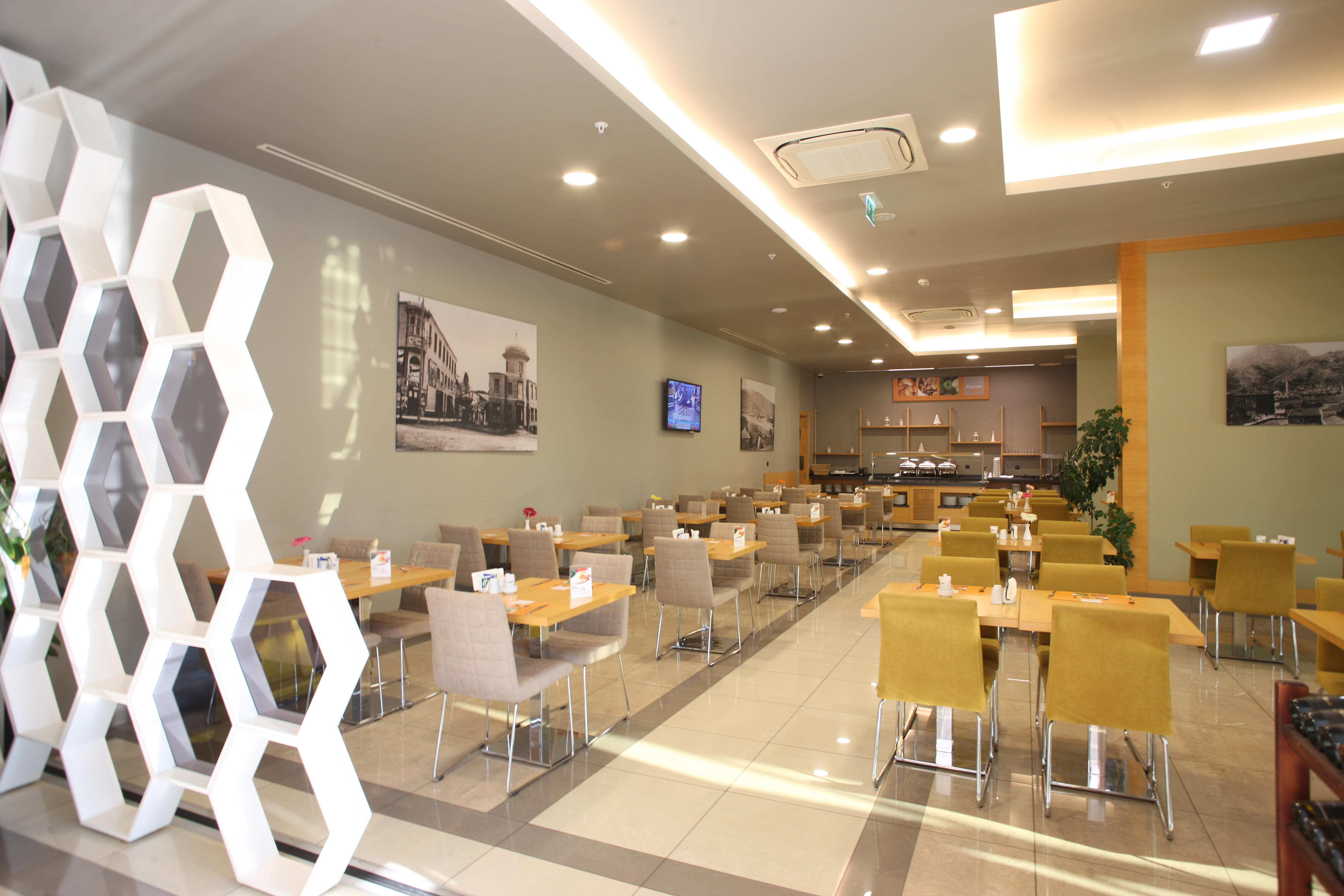 Holiday Inn Express Manisa - West 31/50