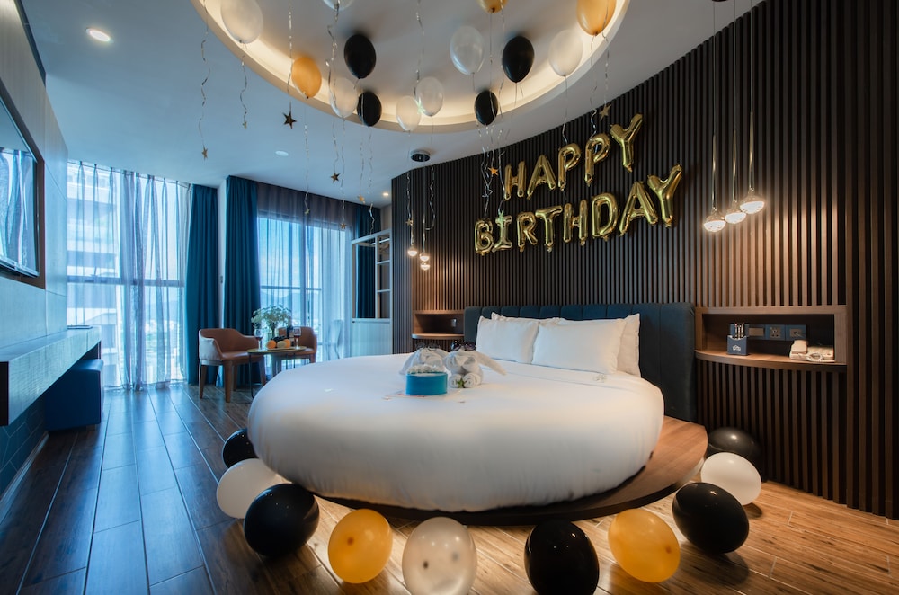 Aaron Hotel 23/69