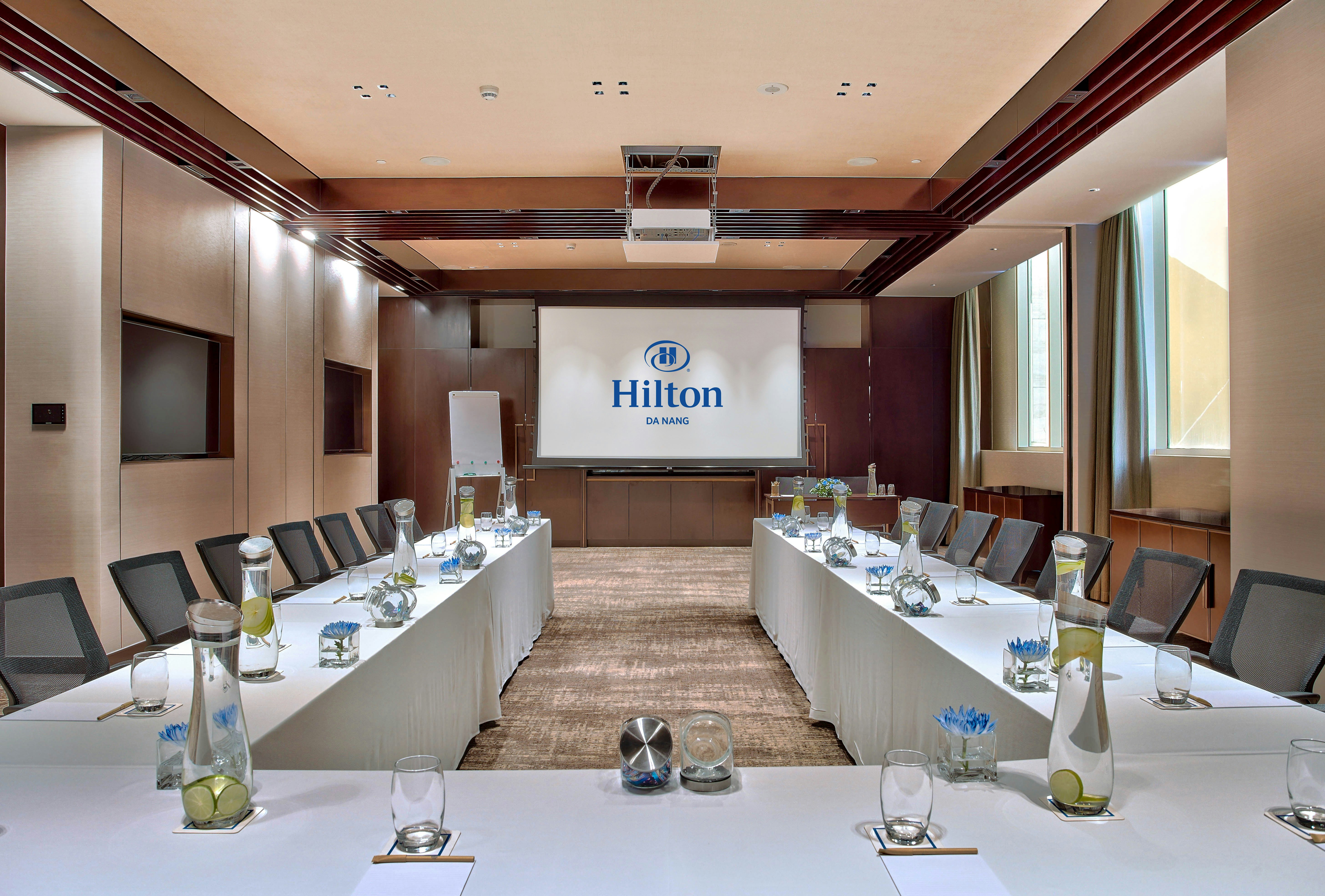 Hilton Da Nang 30/42