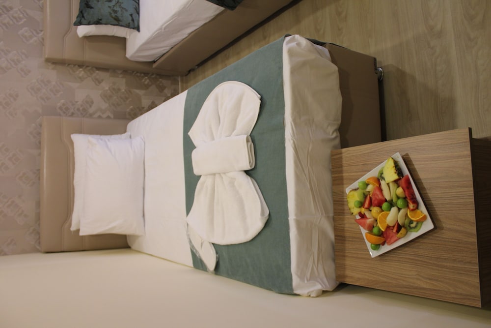 Gorur Hotel 10/30